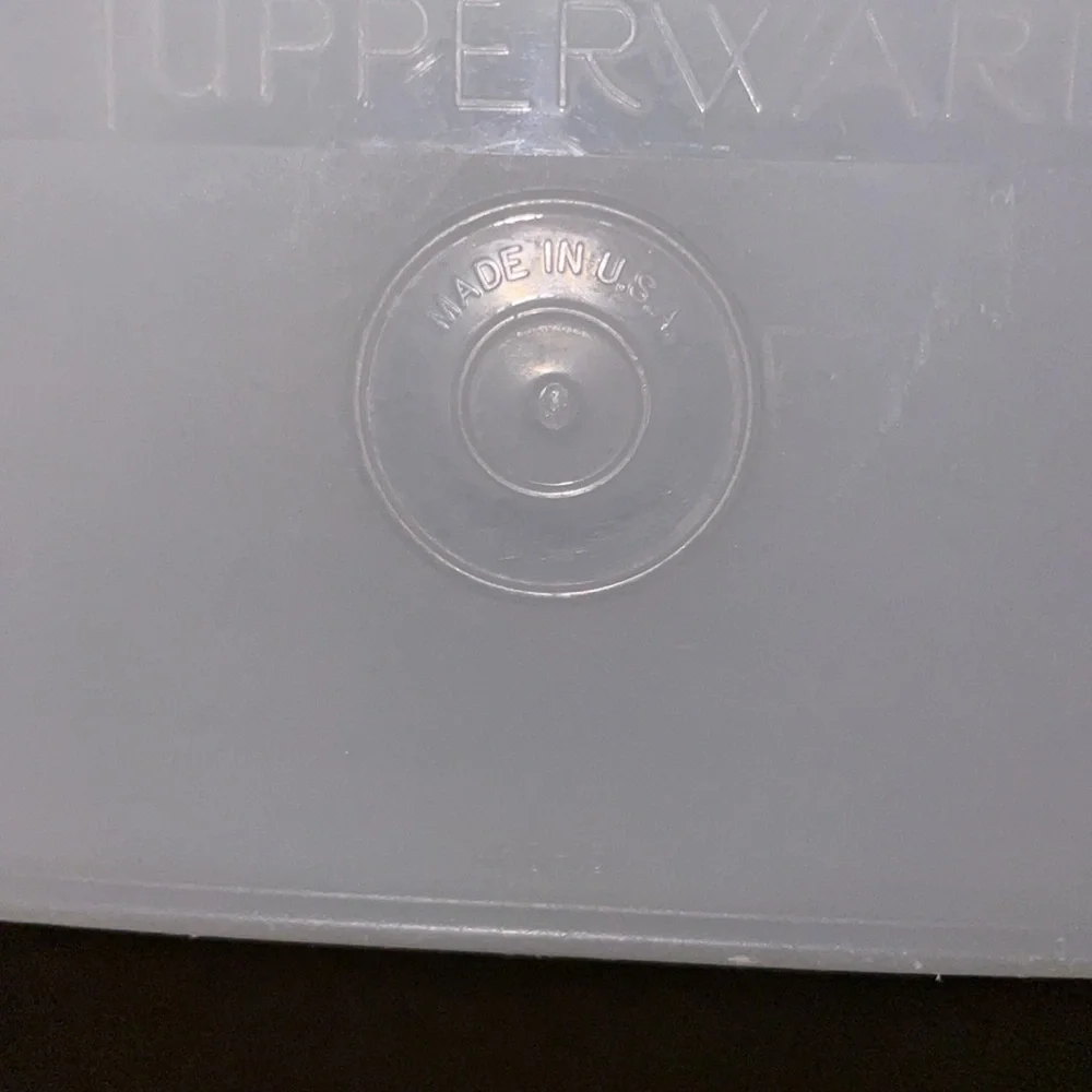Vintage Tupperware Cereal Keeper Container 469-15 & 471-11 lid 8x9x3.5 Clear